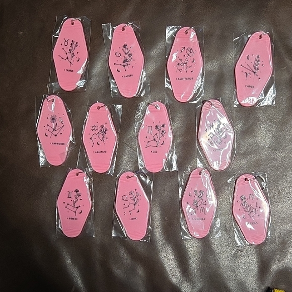 Pink Zodiac Motel Keychain - Picture 1 of 13